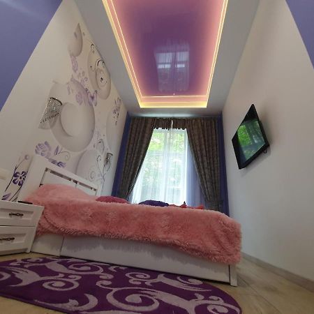 Romantik Eko Apartment Lviv Exterior photo